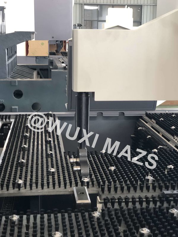 2000mm Automated Sheet Metal Bending Machine 15 Axis Synchronized Sheet Metal Panel Bending machine