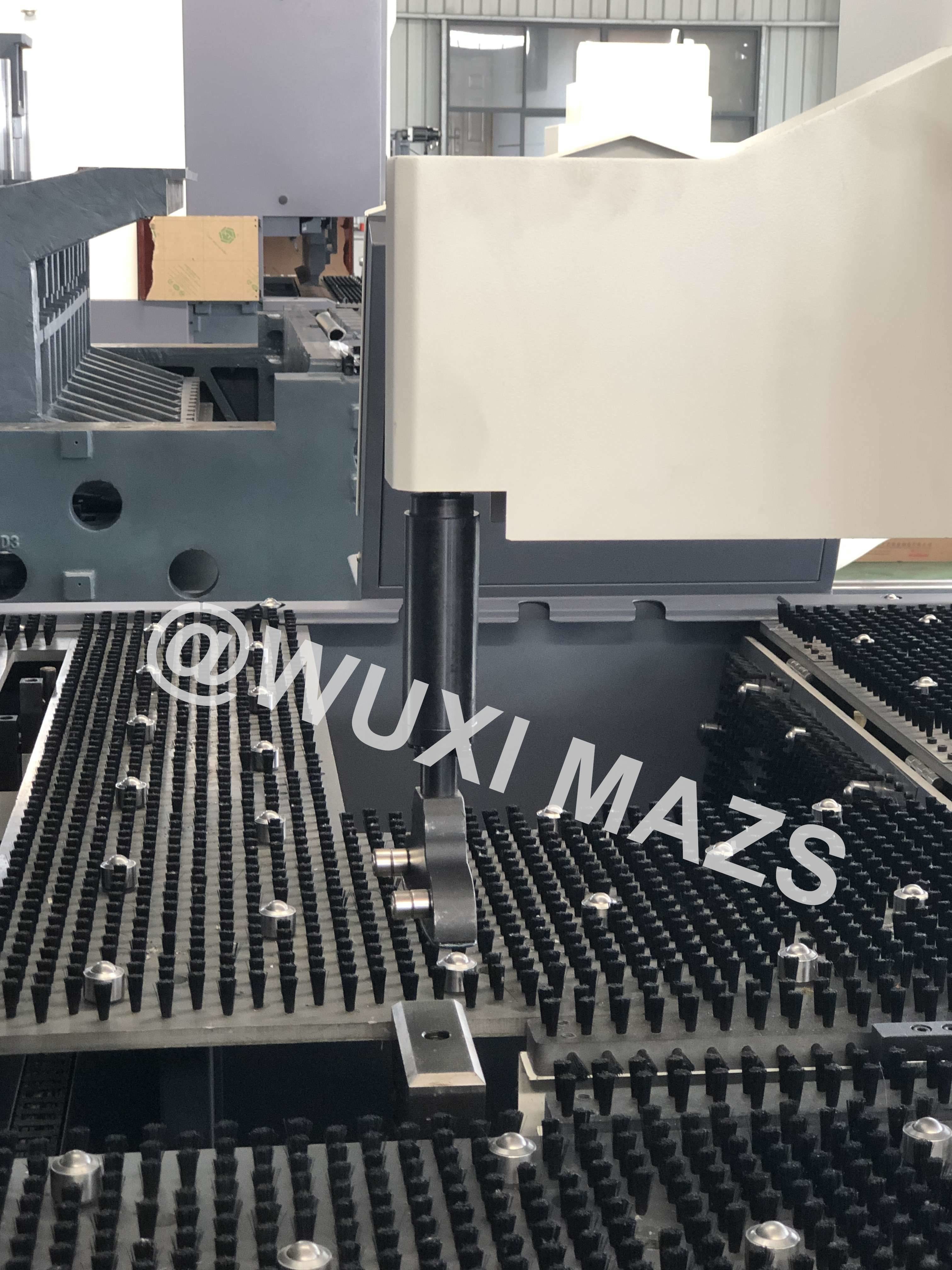 2000mm Automated Sheet Metal Bending Machine 15 Axis Synchronized Sheet Metal Panel Bending machine