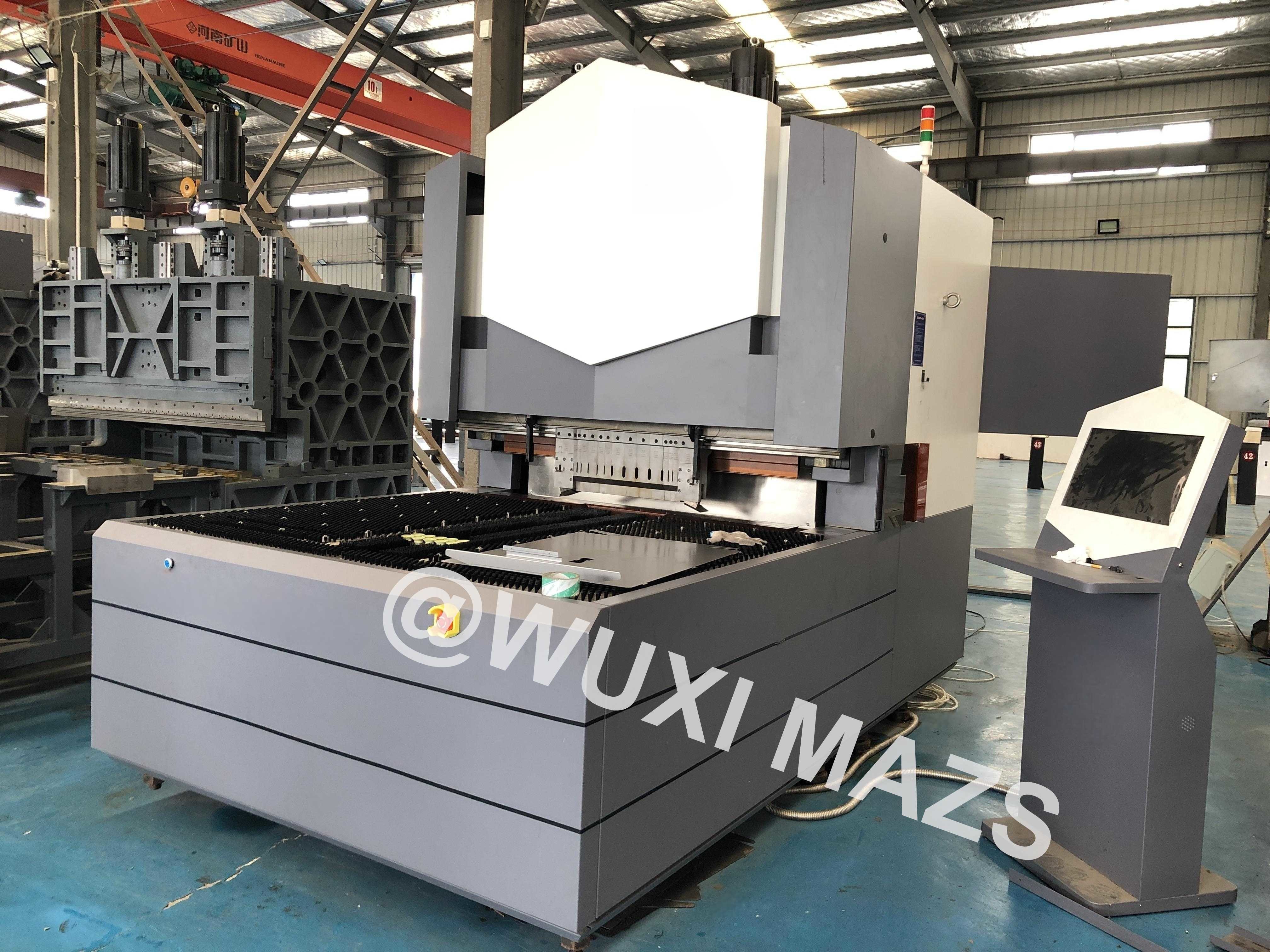 0.35- 1.6mm Sheet CNC Panel Bender Automatic Sheet Metal Bending Tools 1400mm